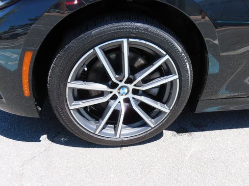 Used 2022 BMW 330i xDrive Sedan w/ Driving Assistance Package AWD/4WD image 11