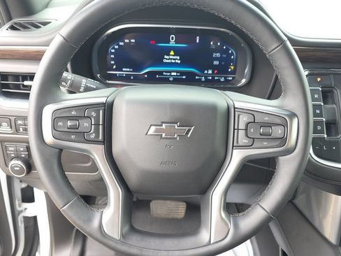 Used 2023 Chevrolet Tahoe Z71 w/ Luxury Package AWD/4WD image 15