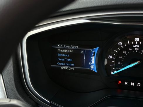 Used 2019 Ford Fusion SE FWD image 29