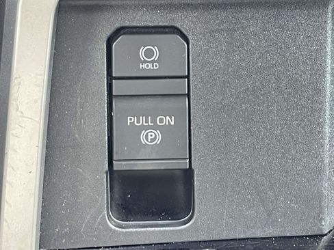 Used 2022 Toyota Tundra Limited w/ Power Package AWD/4WD image 29