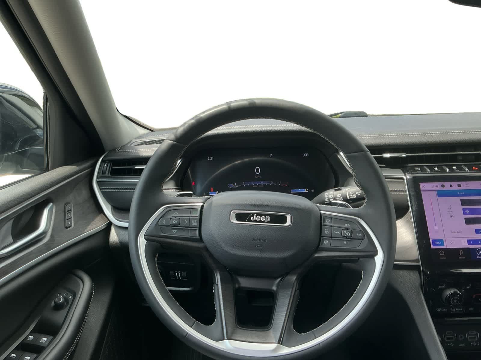 Used 2023 Jeep Grand Cherokee L Limited AWD/4WD image 12
