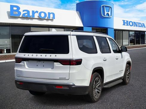 Used 2022 Jeep Wagoneer Series III w/ Convenience Group I AWD/4WD image 5