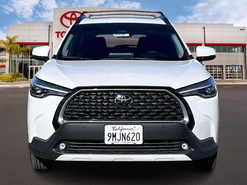 Certified 2024 Toyota Corolla Cross XLE image 3
