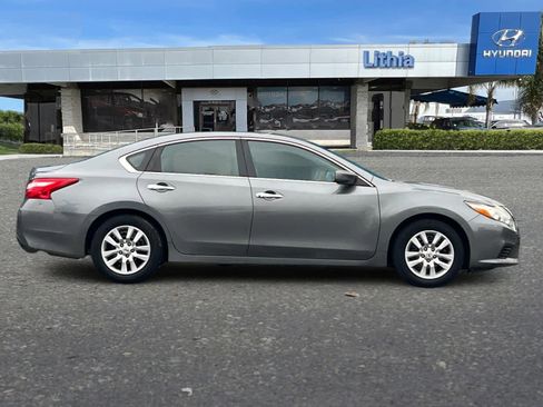 Used 2016 Nissan Altima 2.5 S w/ Power Driver Seat Package image 8