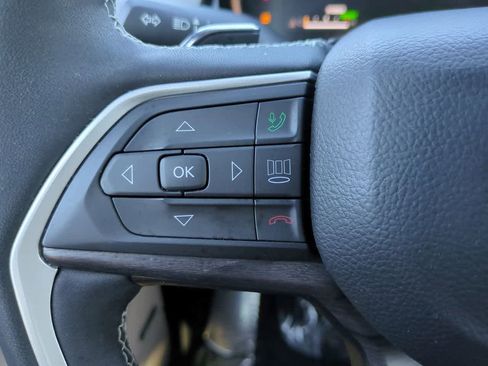 Used 2022 Jeep Grand Cherokee Limited 4xe w/ Luxury Tech Group II image 25