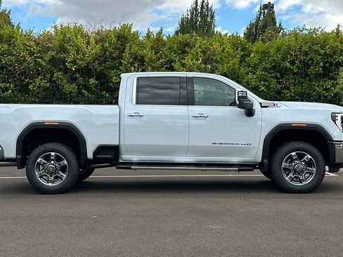New 2026 GMC Sierra 3500 SLT w/ SLT Premium Package AWD/4WD image 3