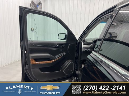 Used 2018 Chevrolet Suburban Premier image 8