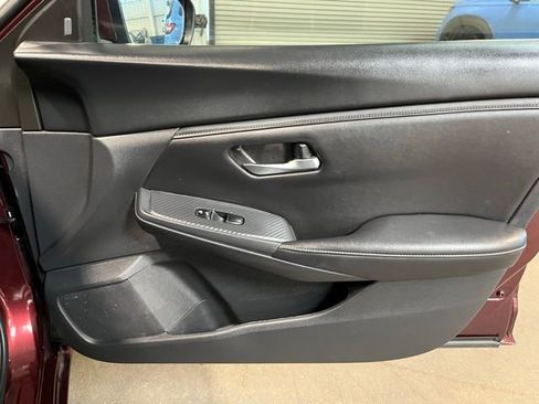 Used 2024 Nissan Sentra SV FWD image 11