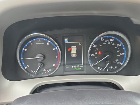 Used 2016 Toyota RAV4 XLE w/ Convenience Package FWD image 17