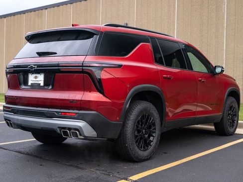 New 2025 Chevrolet Traverse Z71 w/ Enhanced Driving Package image 7