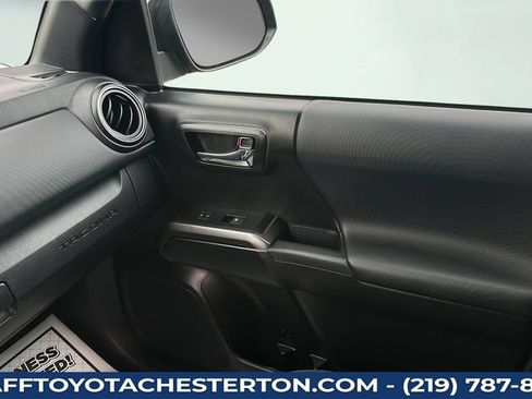 Used 2021 Toyota Tacoma TRD Sport w/ Technology Package AWD/4WD image 14