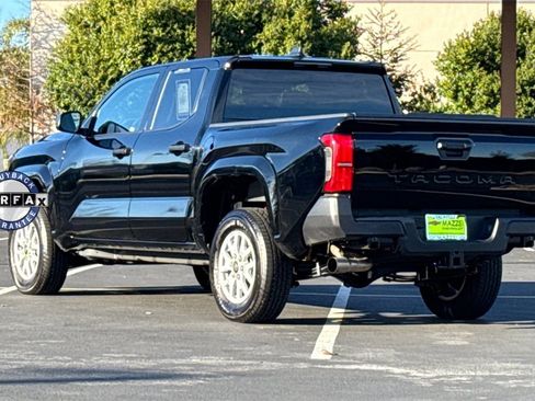 Used 2025 Toyota Tacoma SR image 3