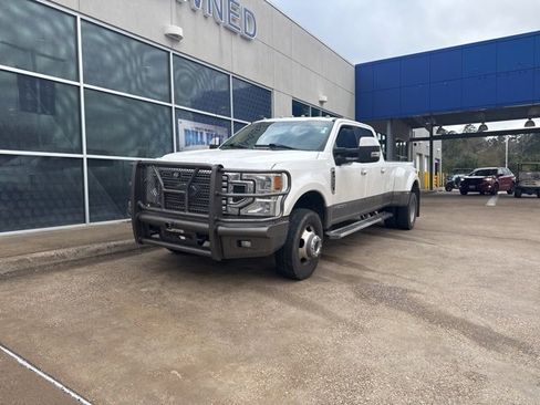 Used 2022 Ford F350 Lariat w/ Lariat Value Package image 4