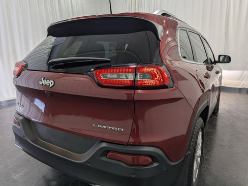 Used 2017 Jeep Cherokee Limited w/ Luxury Group image 7