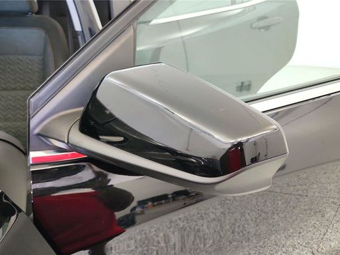 Used 2023 Chevrolet Equinox LT FWD image 18