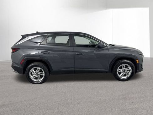 Used 2025 Hyundai Tucson SE AWD/4WD image 34