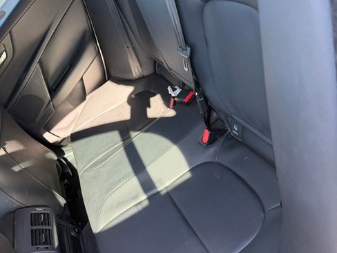 Used 2017 Jaguar XE Premium image 22