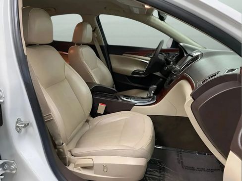 Used 2016 Buick Regal FWD image 15