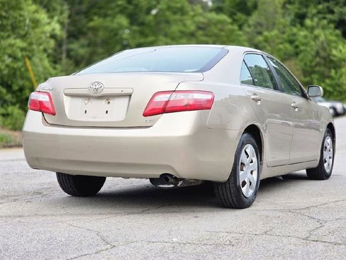 Used 2007 Toyota Camry XLE FWD image 8