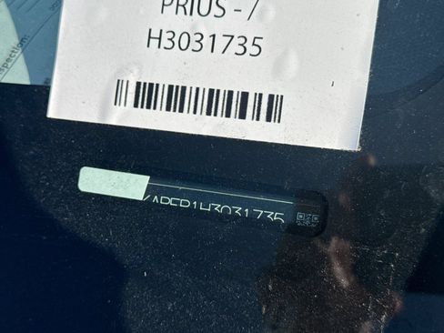 Used 2017 Toyota Prius Prime Premium FWD image 3