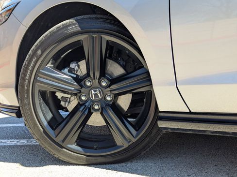 Used 2025 Honda Accord Sport image 30