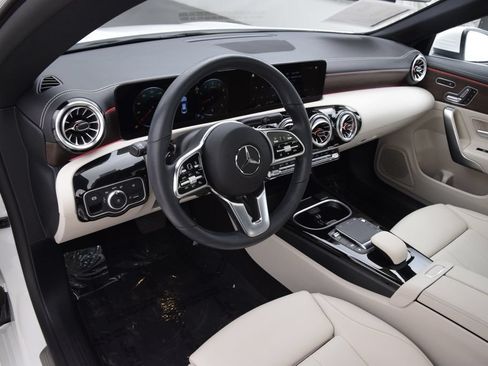 Used 2023 Mercedes-Benz CLA 250 image 21