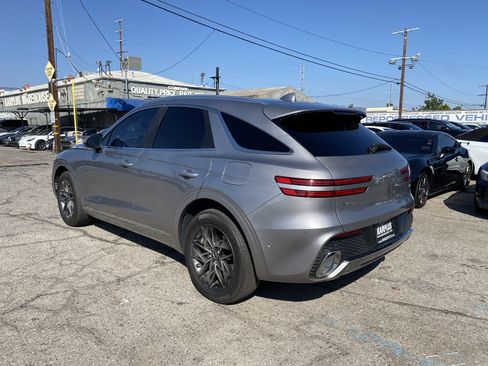 Used 2022 Genesis GV70 2.5T w/ Advanced Package AWD/4WD image 10