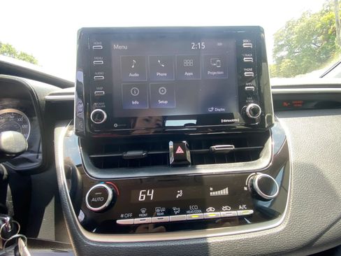 Used 2021 Toyota Corolla LE FWD image 11
