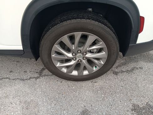 Used 2025 Buick Enclave Preferred w/ Power Package FWD image 4