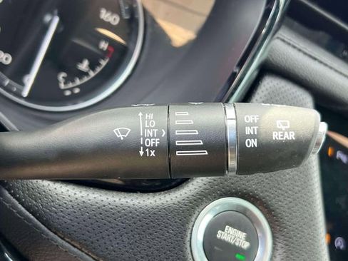 Used 2025 Cadillac XT6 Luxury FWD image 26
