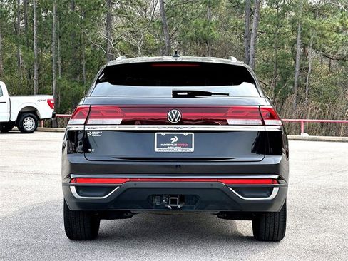 Used 2024 Volkswagen Atlas Cross Sport SE image 7