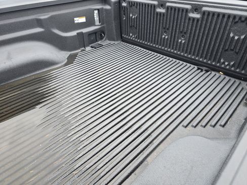 Used 2025 Jeep Gladiator Sport image 26