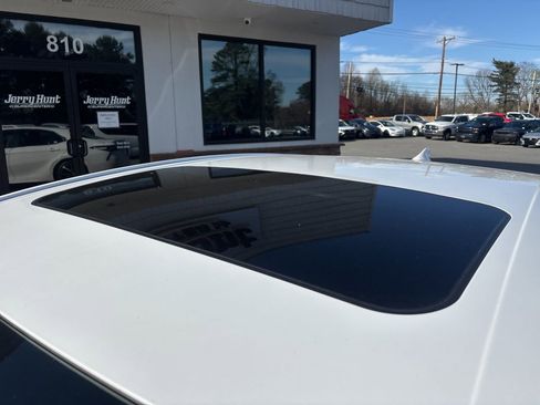 Used 2023 Toyota Camry SE w/ Convenience Package image 12