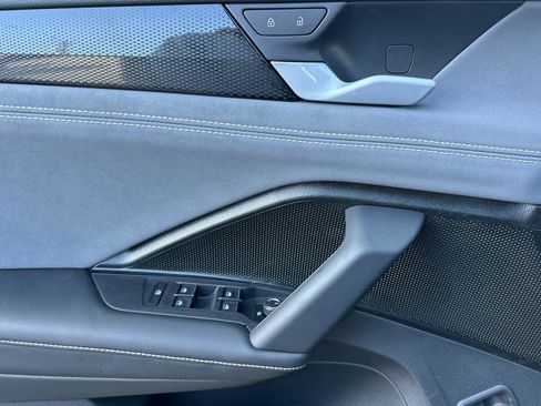 New 2026 Volkswagen Tiguan SE R-Line image 10