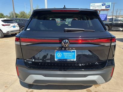 New 2025 Volkswagen Tiguan SE