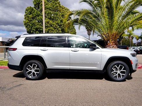 Used 2024 Jeep Grand Cherokee L Limited w/ Luxury Tech Group II AWD/4WD image 7