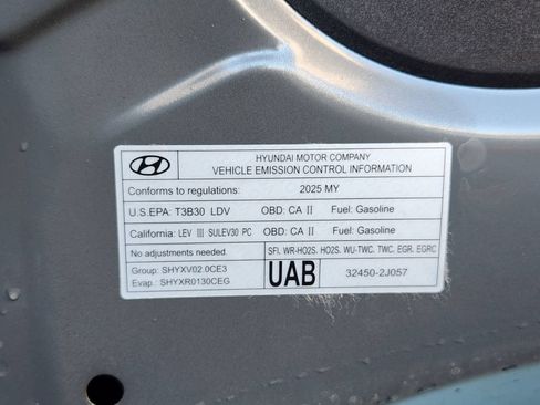 Used 2025 Hyundai Elantra SEL FWD image 26
