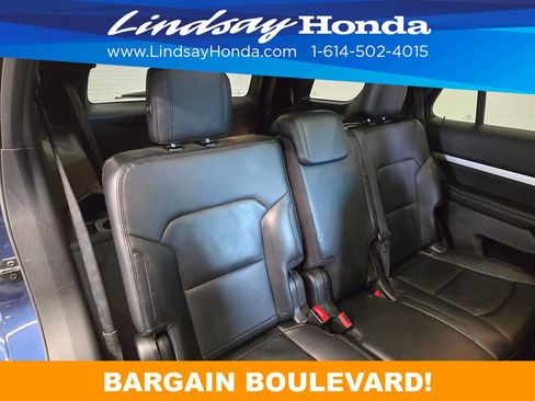 Used 2016 Ford Explorer XLT w/ Equipment Group 202A AWD/4WD image 10