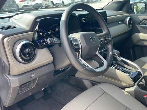 Used 2023 Chevrolet Colorado ZR2 w/ ZR2 Convenience Package III AWD/4WD image 9