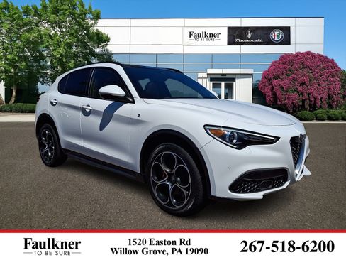 Used 2023 Alfa Romeo Stelvio Ti AWD/4WD image 1