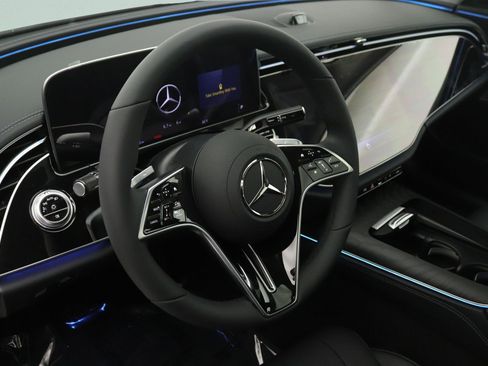 New 2026 Mercedes-Benz E 450 4MATIC Sedan image 4