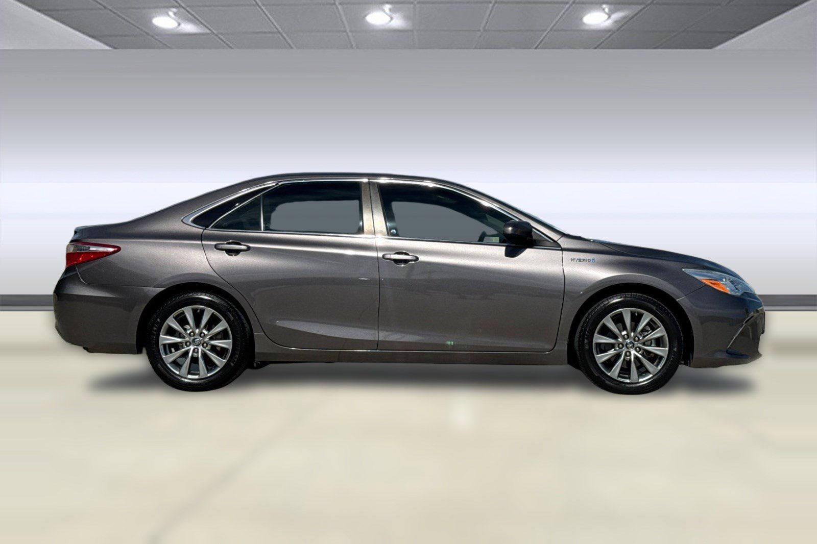 Used 2015 Toyota Camry XLE w/ Moonroof Package FWD image 7
