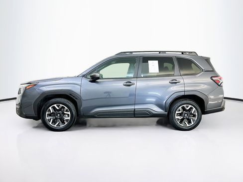 Used 2025 Subaru Forester Premium AWD/4WD image 4