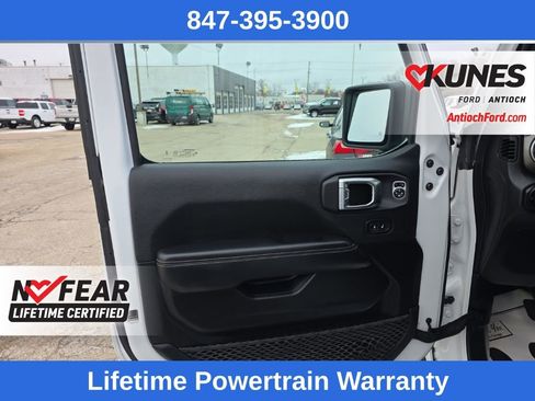 Used 2023 Jeep Wrangler Sahara image 14