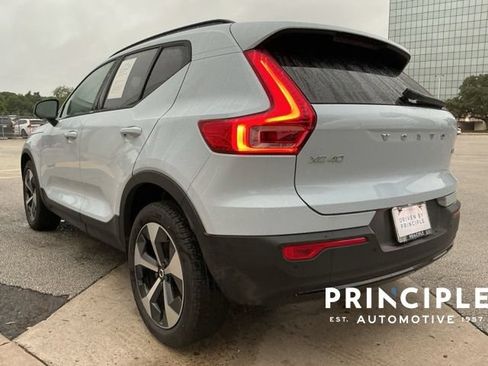 Certified 2026 Volvo XC40 B5 Plus AWD/4WD image 9