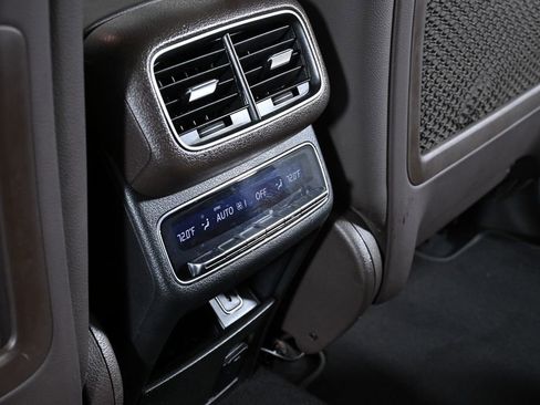 Used 2022 Mercedes-Benz GLS 450 4MATIC image 33