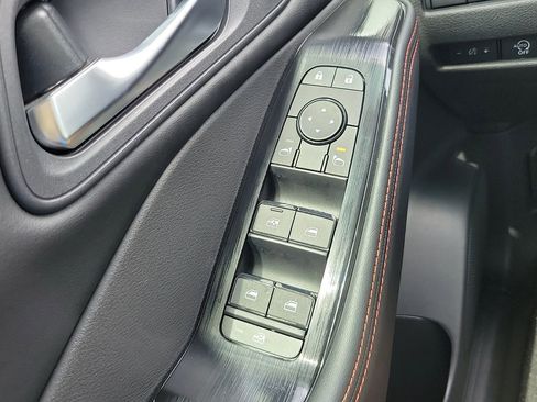 Used 2025 Nissan Rogue SV AWD/4WD image 13