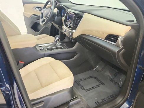 Used 2023 Chevrolet Traverse LS FWD image 28