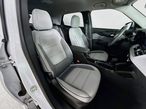 Used 2025 Chevrolet TrailBlazer LT FWD image 33