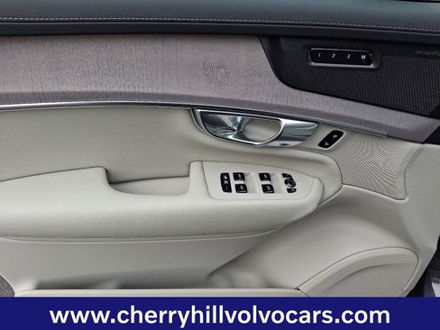 New 2026 Volvo XC90 B5 Ultra w/ Protection Package Premier image 9
